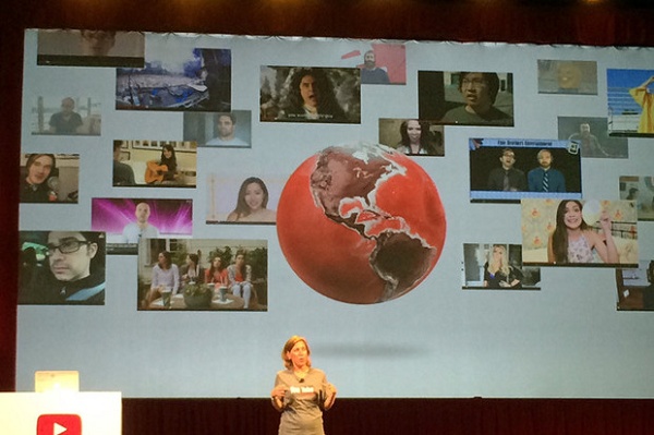 Wojcicki, ceo do youtube, dando palestra